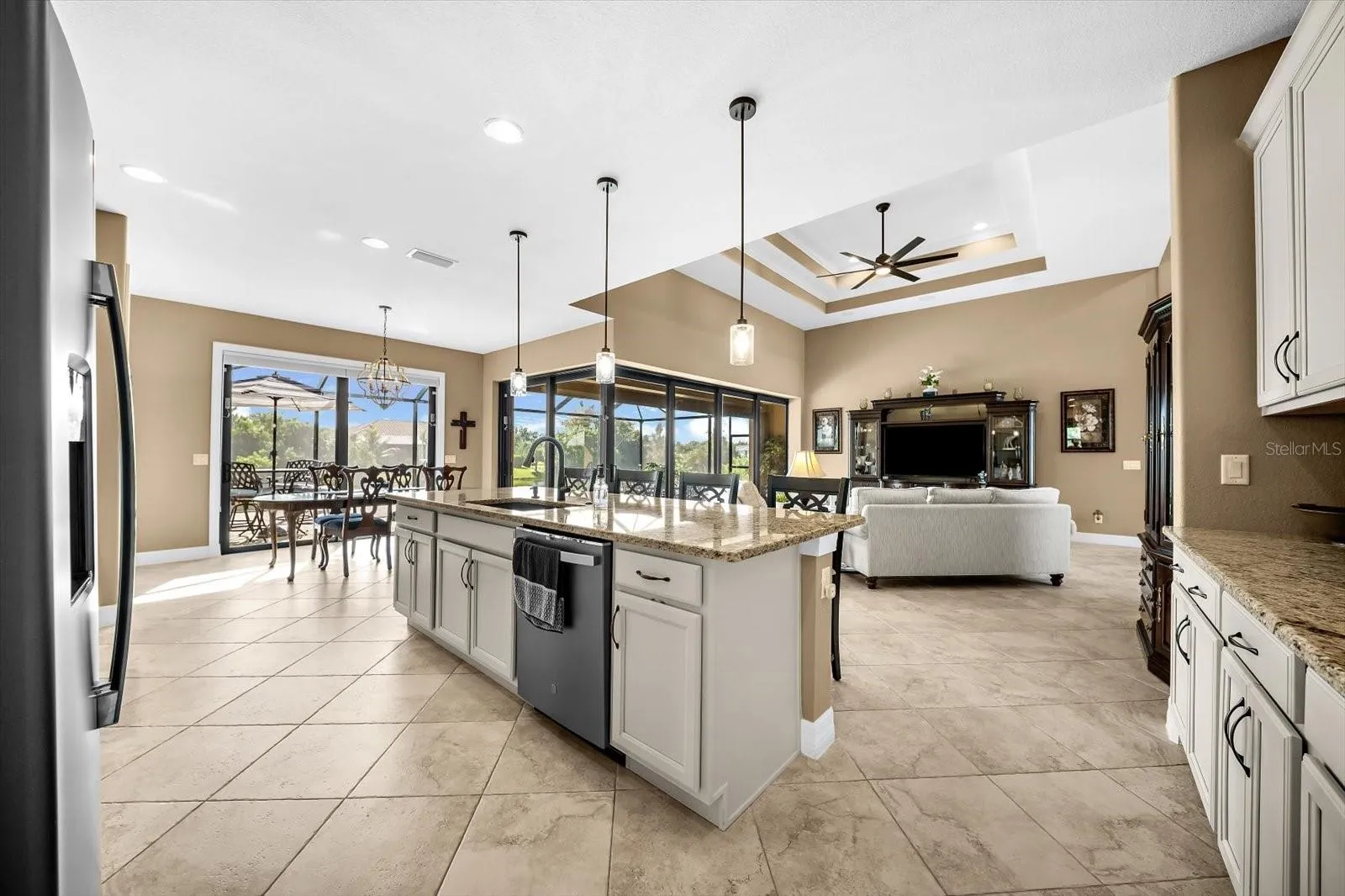 Kitchen/Great Room/Dining Room Combo!