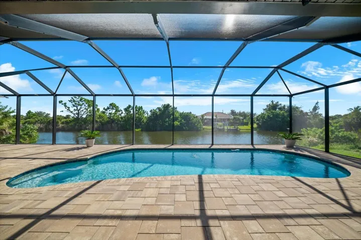 PRIVATE 30' X 10' Pool!