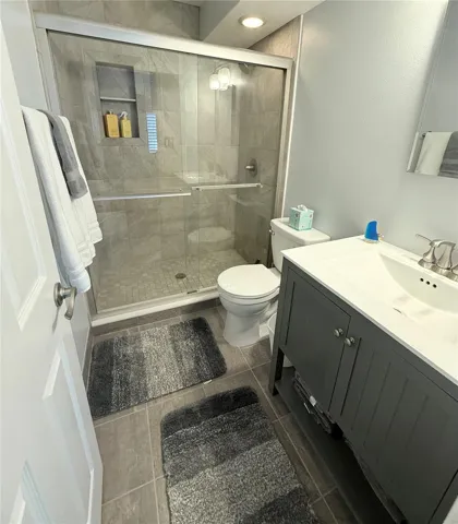 Primary en-suite bath