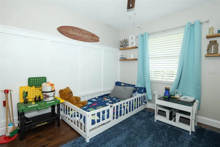 2nd bedroom