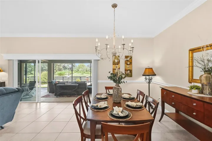 dining room to lanai