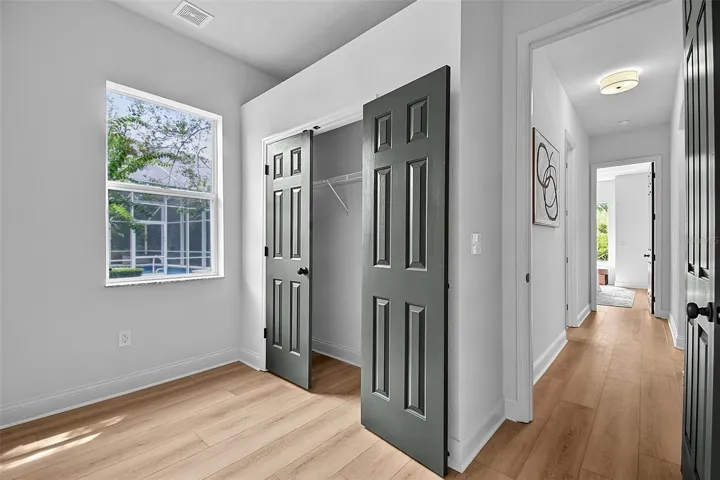 The huge laundry room has plenty of space for whatever laundry set up you want,storage, washer and dryer hook ups