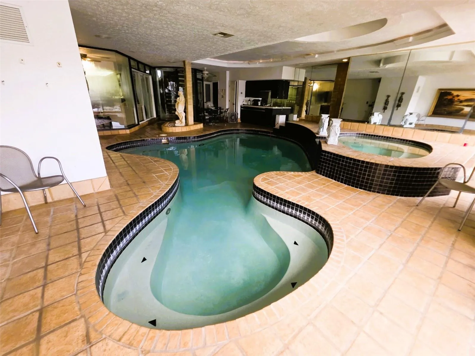 INDOOR POOL/SPA