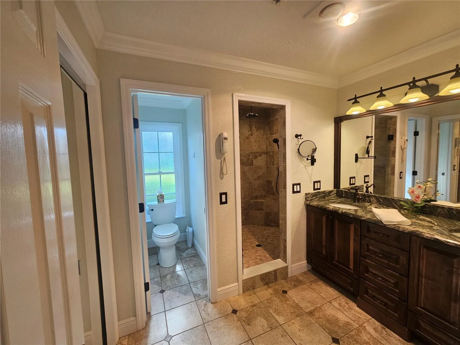 en suite