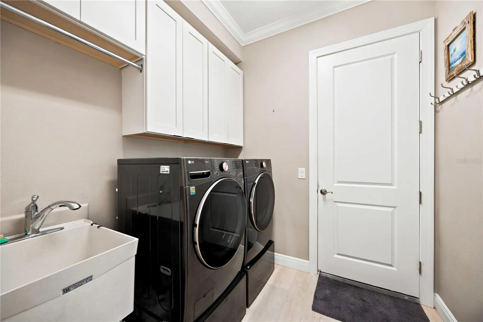 Large laundry area and fabulous washer/dryers.