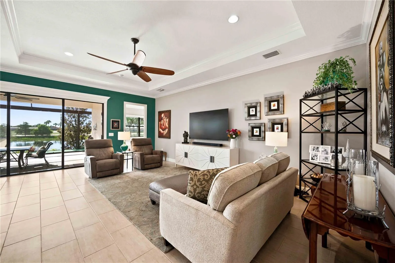 Large living area - home lives large
