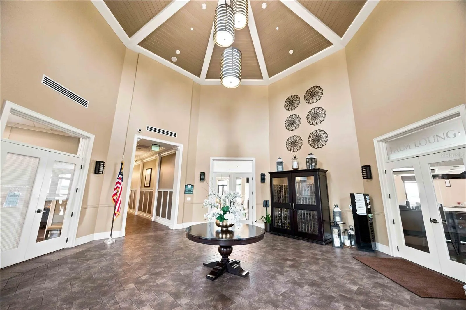 The Palm Lounge, HOA Office