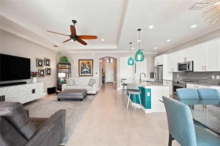 Large living area - home lives large
