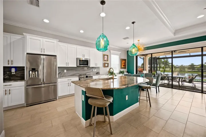 Stunning kitchen - quartzite countertops