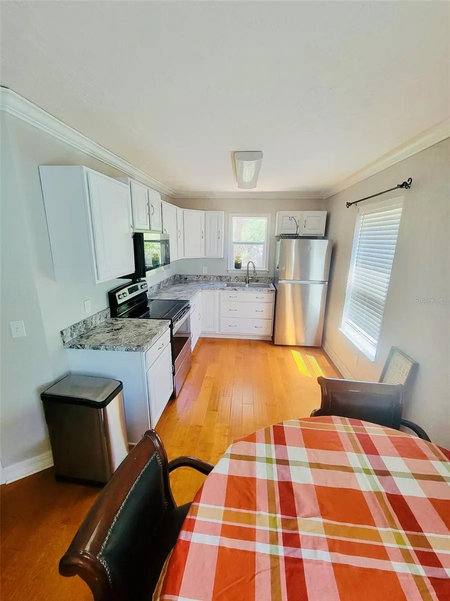 Apartment Kitchen/Dining