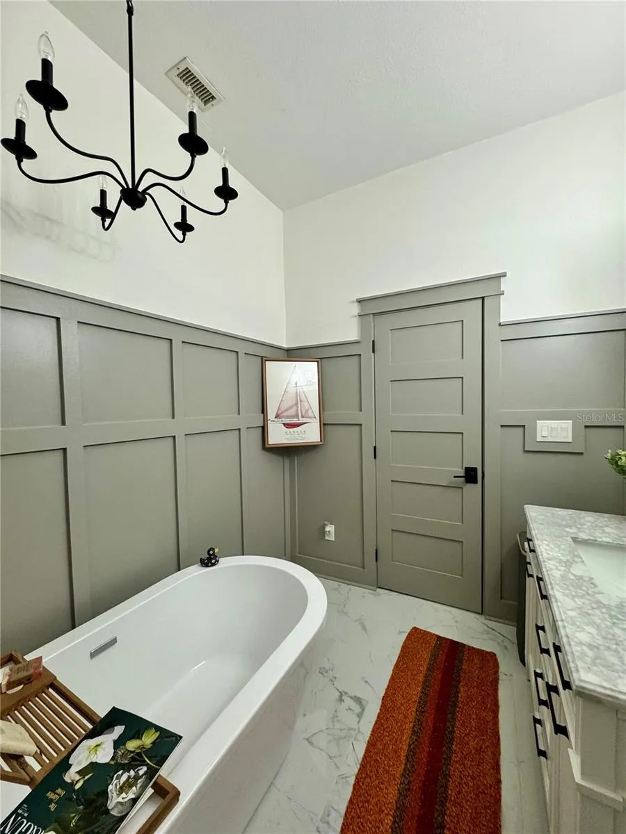 2nd Bathroom
