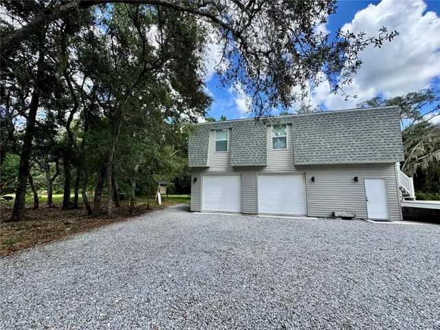 Garage w/Apt above