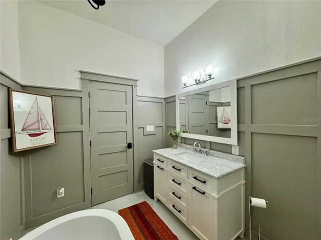 2nd Bathroom