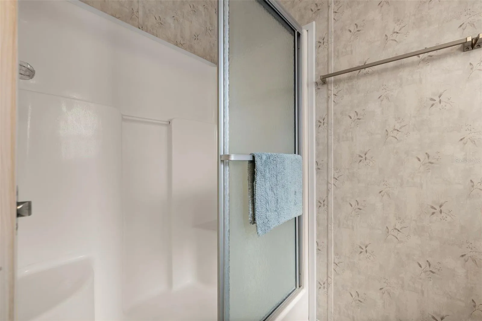 Bathroom 1's shower/bathtub combination