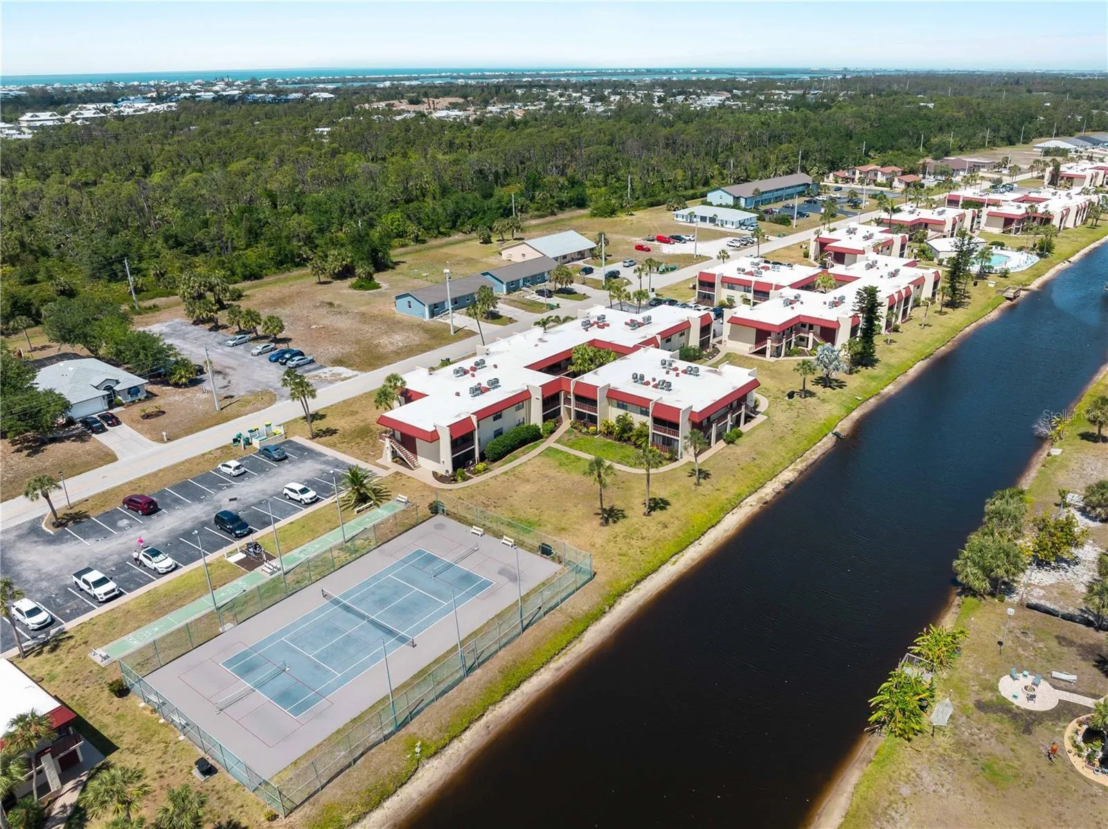 LakeViewAerial_72BoundaryBlvd_RotondaWest_CommunityAmenities_Overhead.jpg