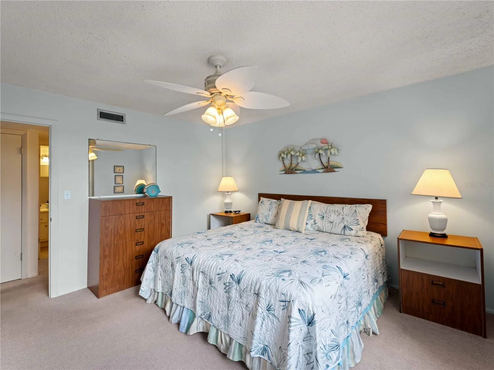 Bedroom_72BoundaryBlvd_RotondaWest_NaturalLight_WindowView.jpg