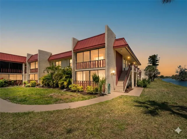 FrontExterior_72BoundaryBlvd_RotondaWest_CommunityLiving_Daylight.jpg