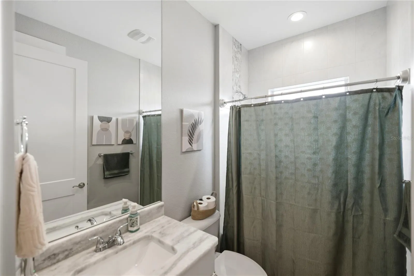 2nd Bathroom