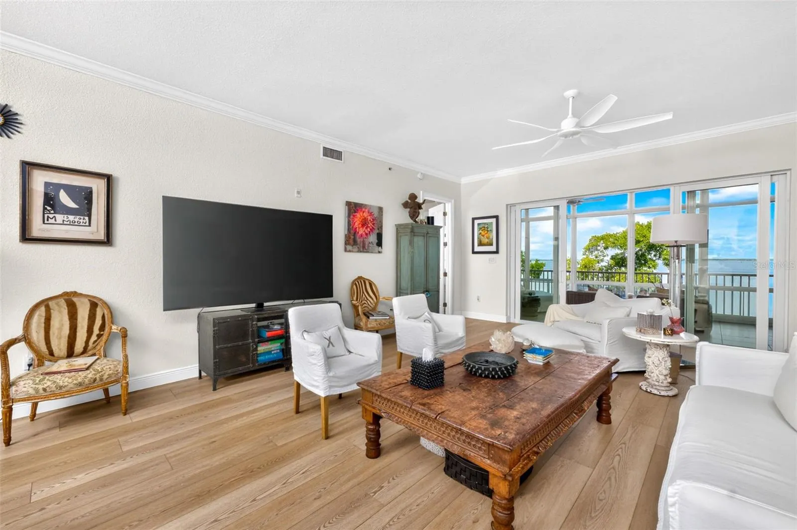 Beautiful Core - Tech luxury vinyl enhance this exceptional layout.