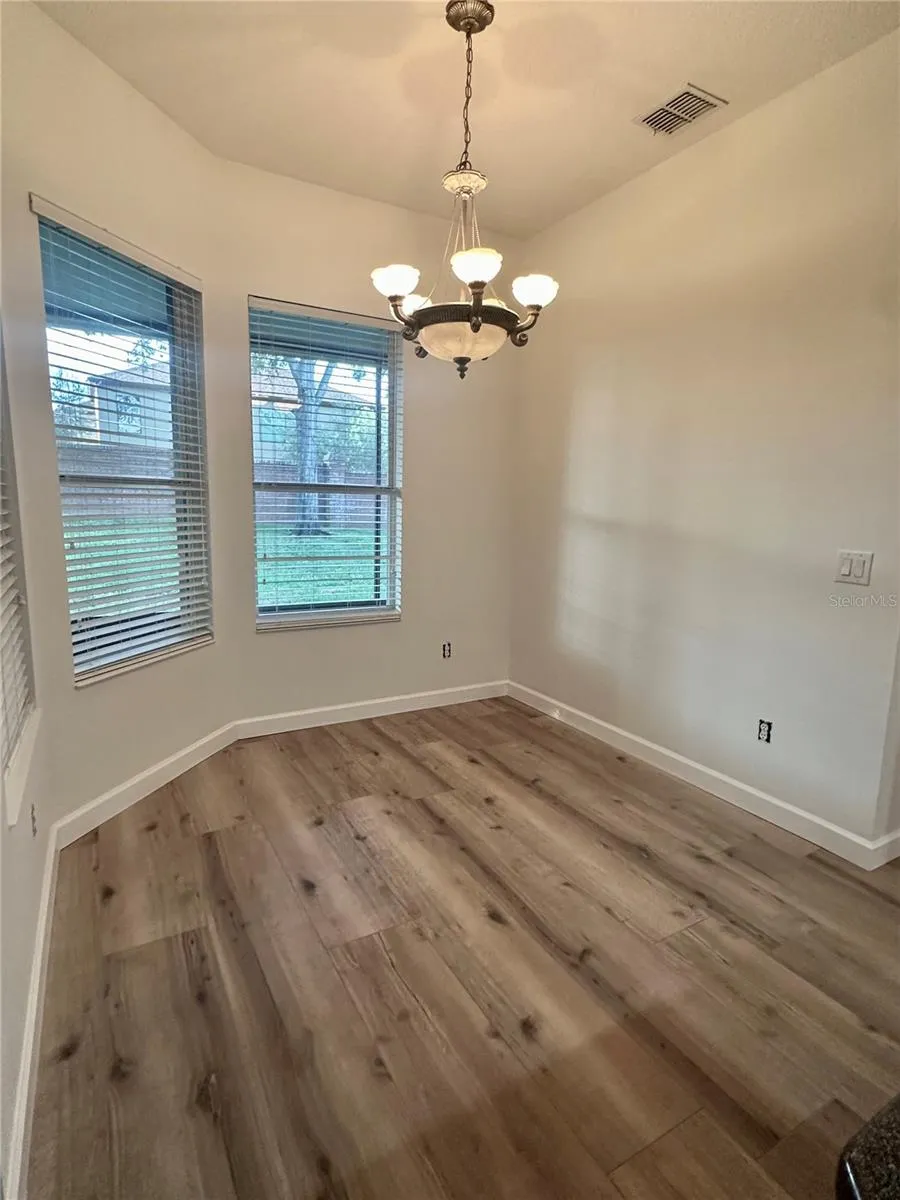 BREAKFAST NOOK