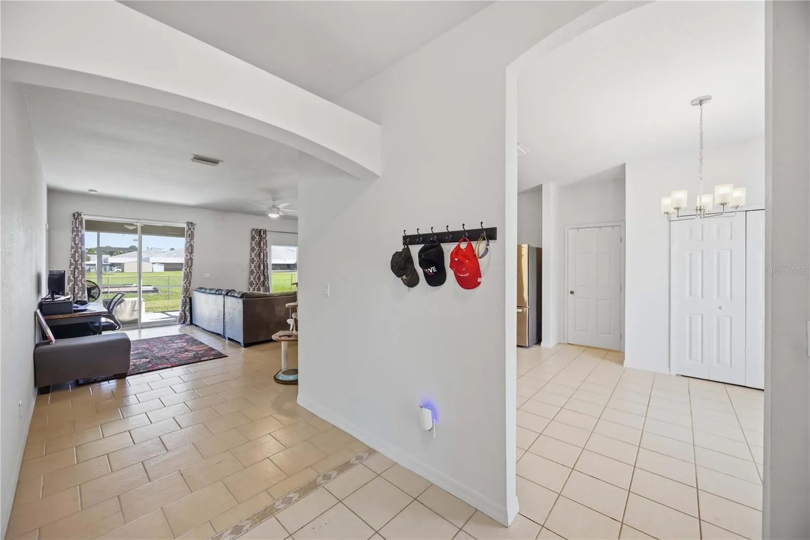 Nice large entry way