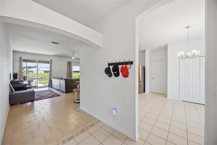 Nice large entry way