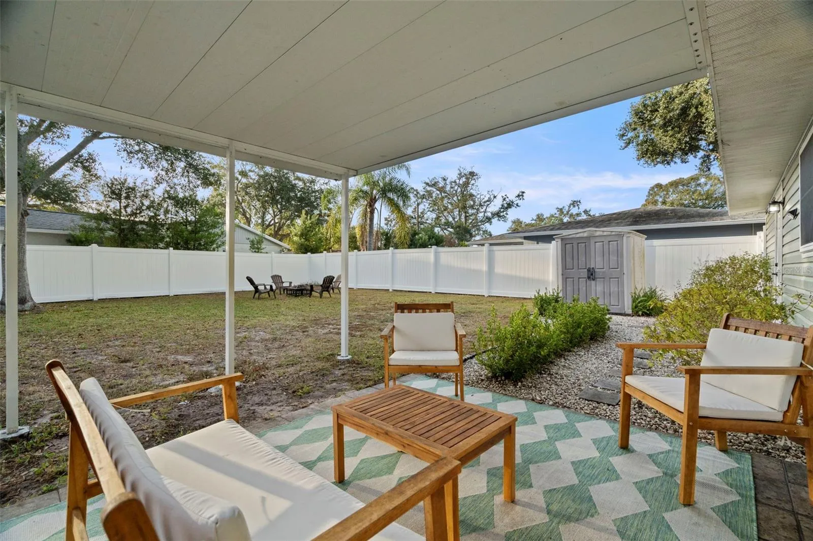 Covered Outdoor Space to relax after work!