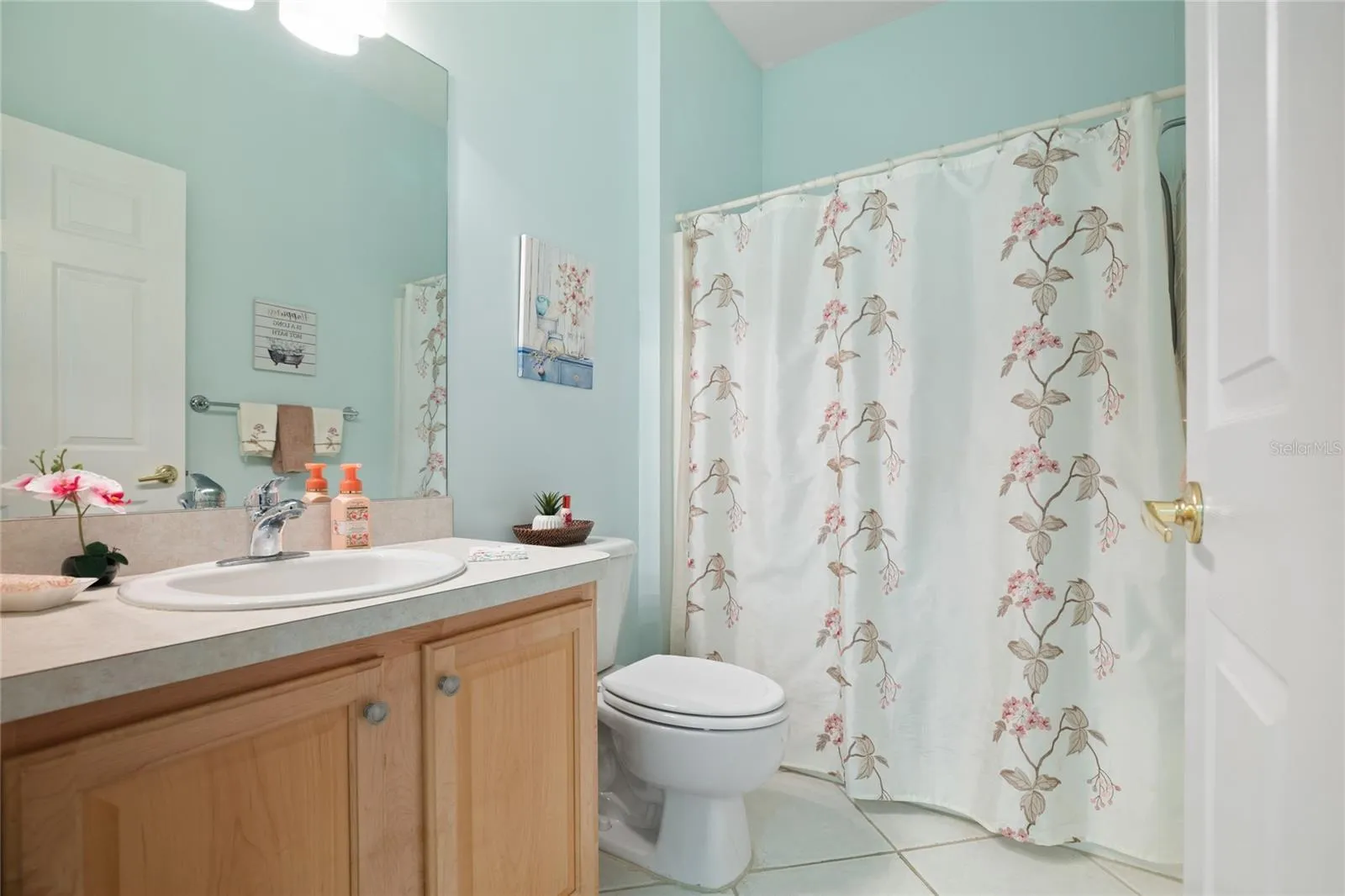 GUEST BATHROOM