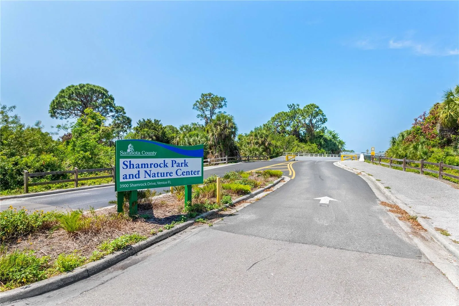 Within a few minutes' drive is an 80-acre county park.  Includes a 1.2 mile paved multi-use loop for biking or walking.  The nature center offers monthly plant clinics.  Recreational facilities offer shaded playground, basketball and tennis courts, covered picnic pavilion, and restrooms.
