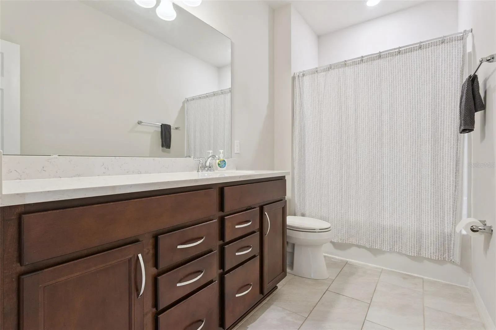 Primary en-Suite Bath