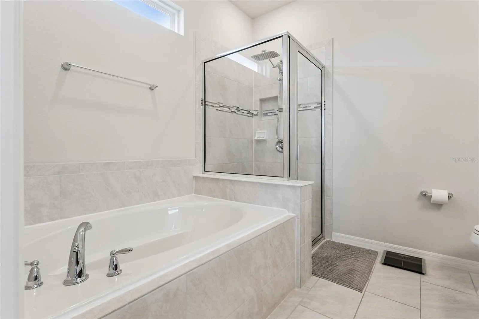 Primary en-Suite Bath