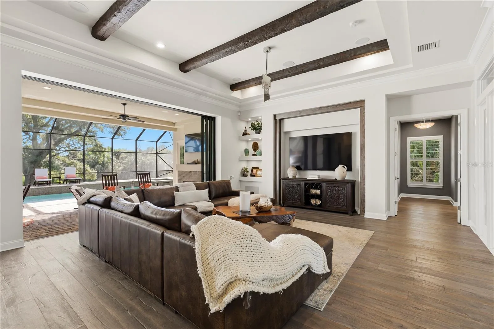 OPEN CONCEPT MAIN LIVING AREA