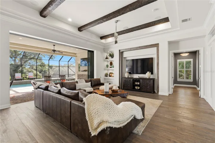 OPEN CONCEPT MAIN LIVING AREA