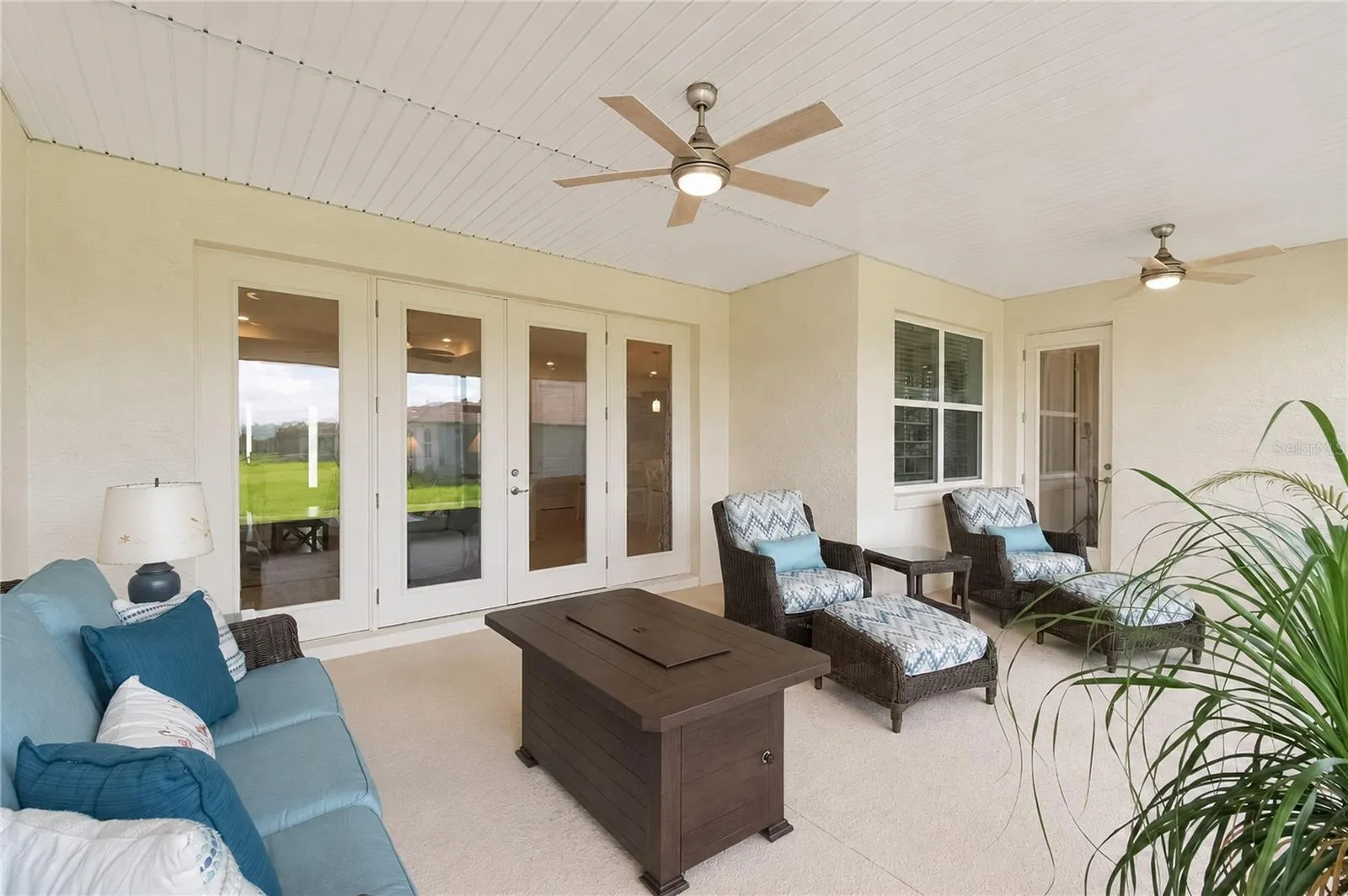 Spacious Covered / Screened Lanai