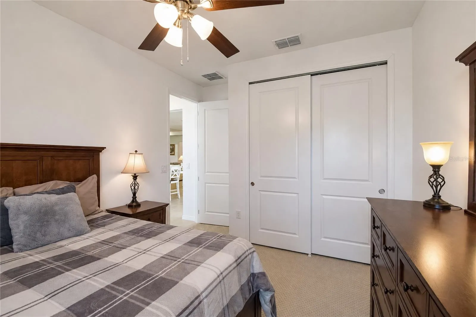 other side of guest bedroom 3