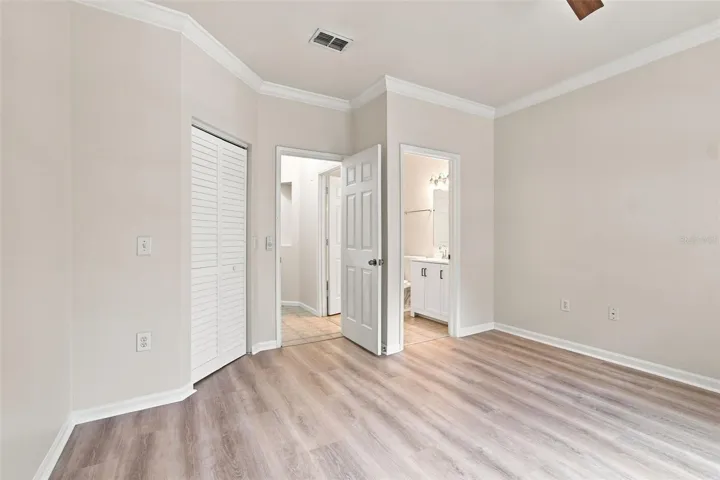 Guest bath from hallway