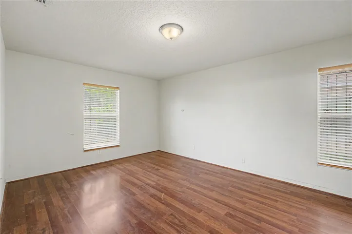Primary Bedroom w/ Ensuite Full Bath