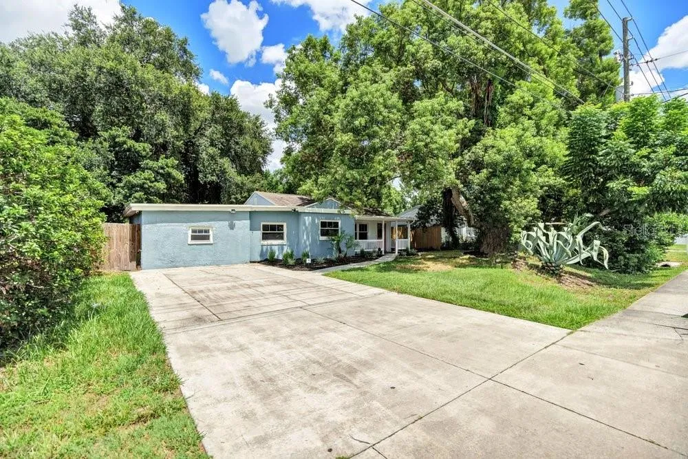 Large Driveway Space