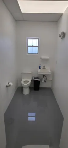 Bathroom, regular