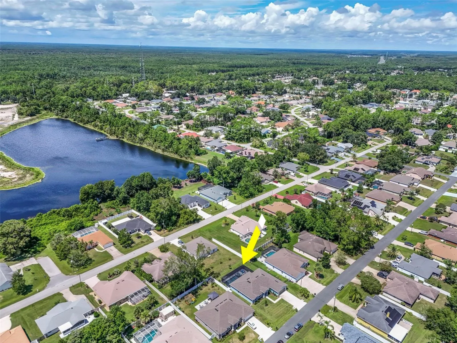 Aerial of Pine Lakes section of Wood Clift Ln