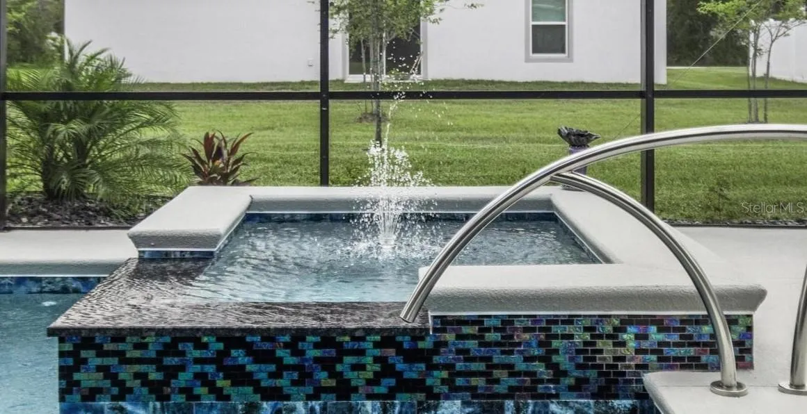Glass tile features