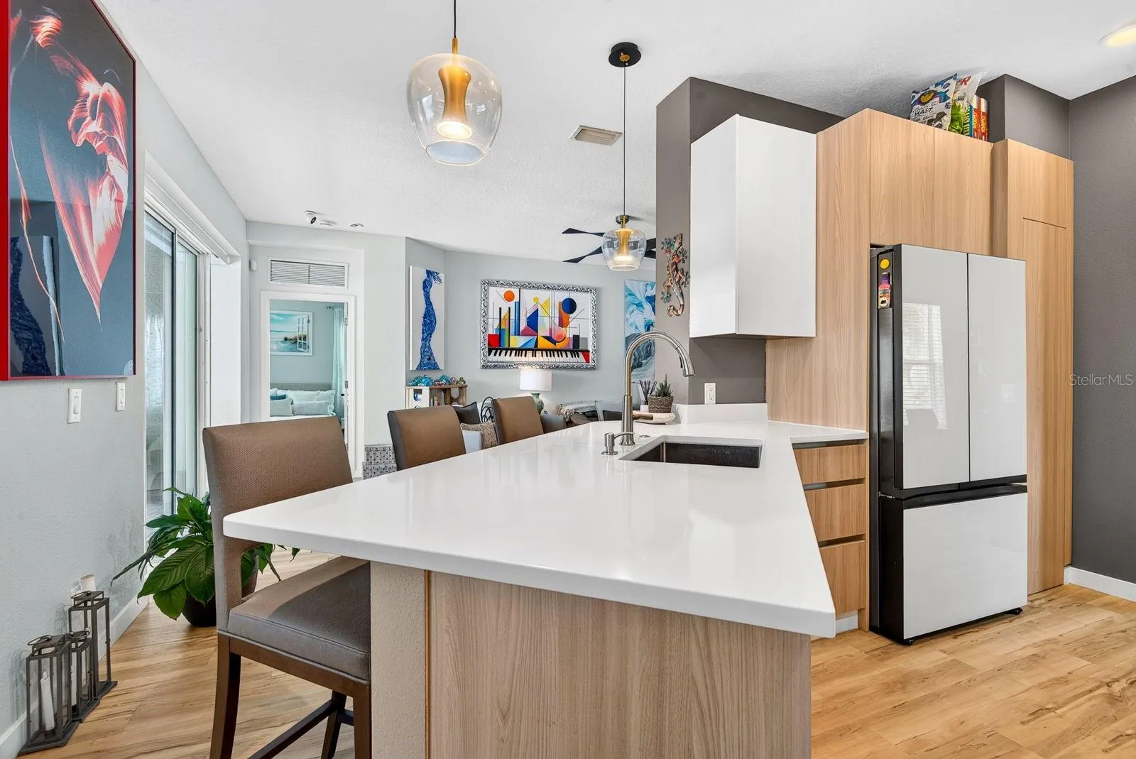 Eat-in Kitchen