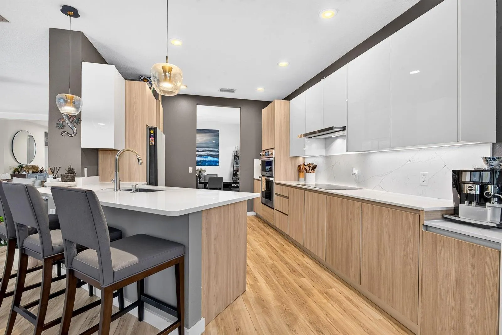 Eat-in Kitchen