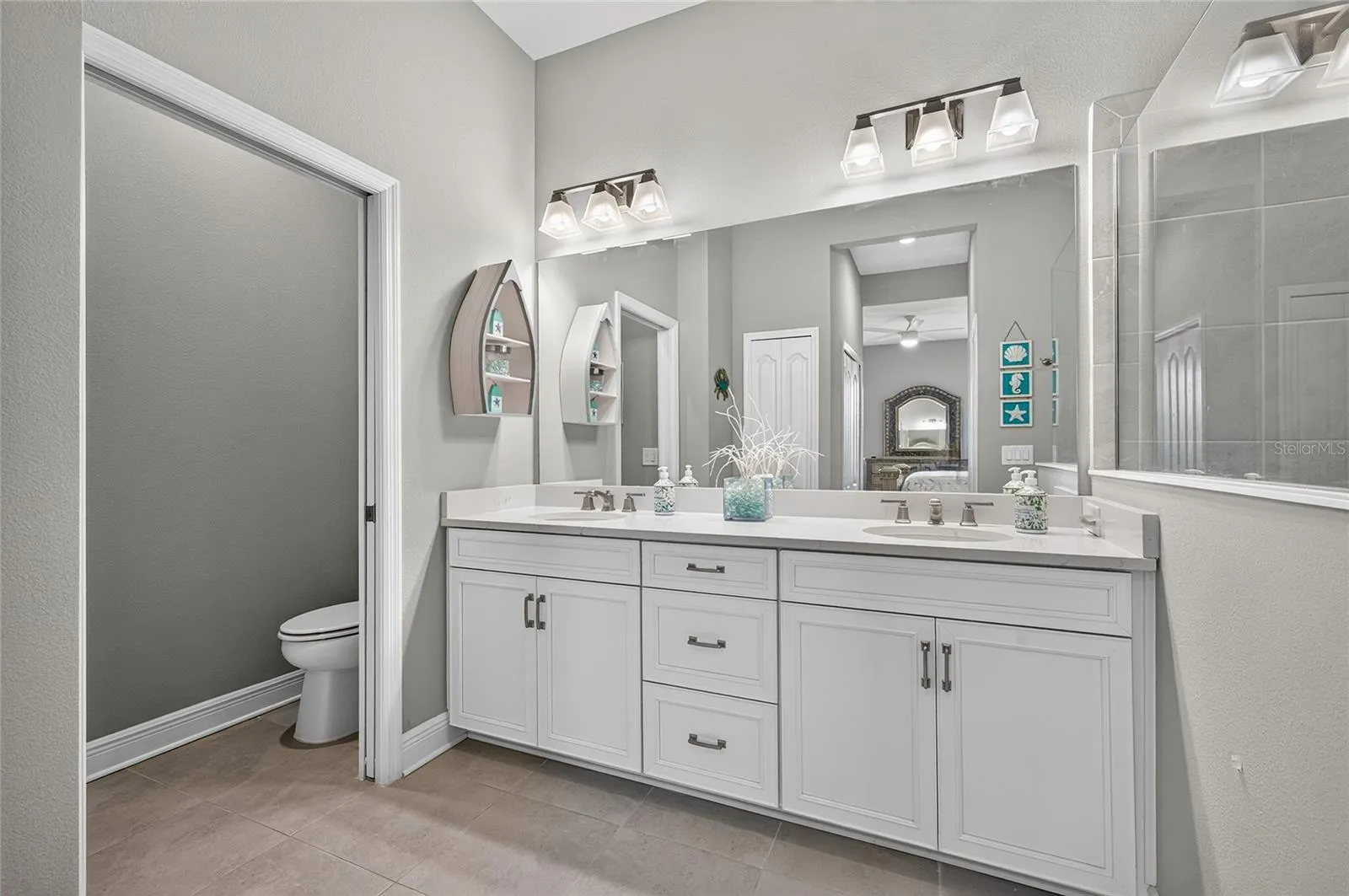 primary bath double sinks