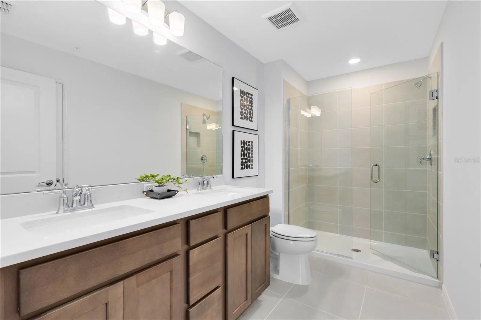 Model Home Design Only. Pictures and furnishings are for illustrative purposes only. Elevations, colors and options may vary. Furniture is for model home staging only.