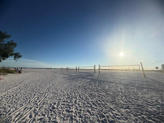 Siesta Beach is 17 minutes away!