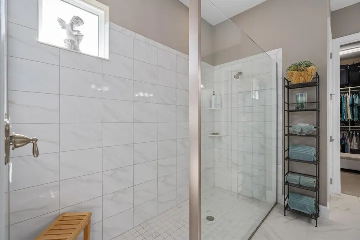 Primary En-Suite shower