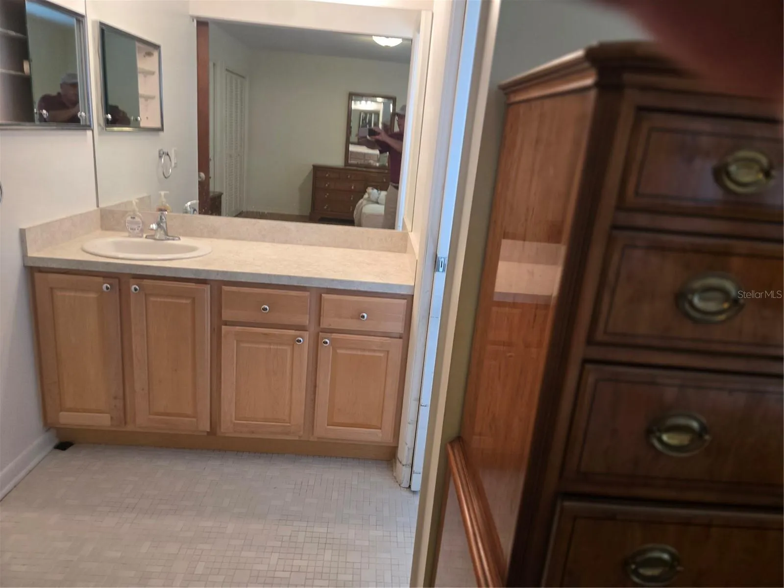 2nd bathroom