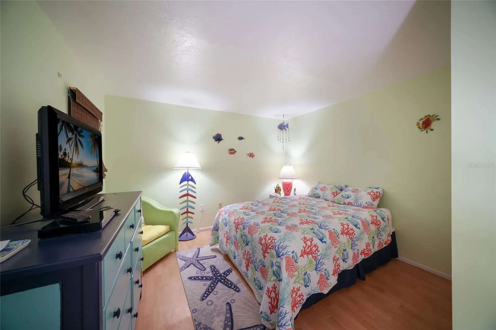 2nd bedroom