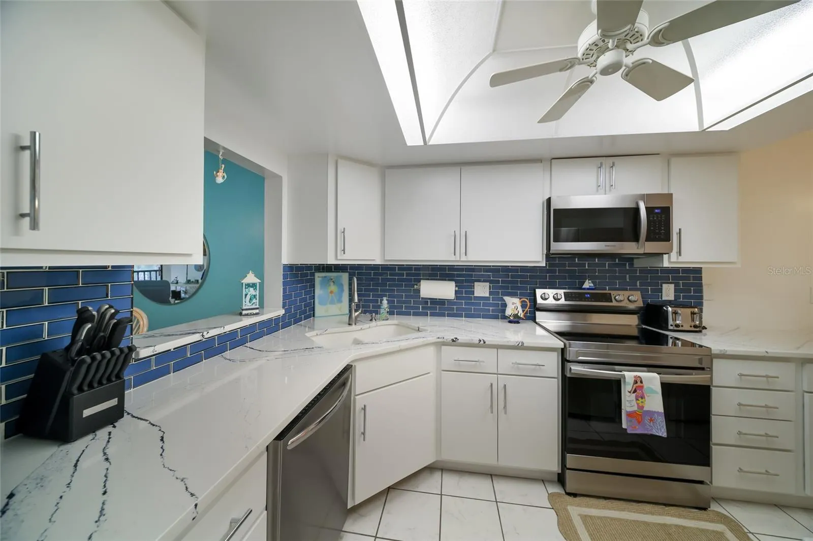 Eat in kitchen